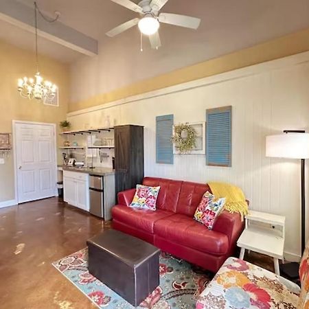 Haven At Hazel~Downtown Bungalow Demorest Exterior photo