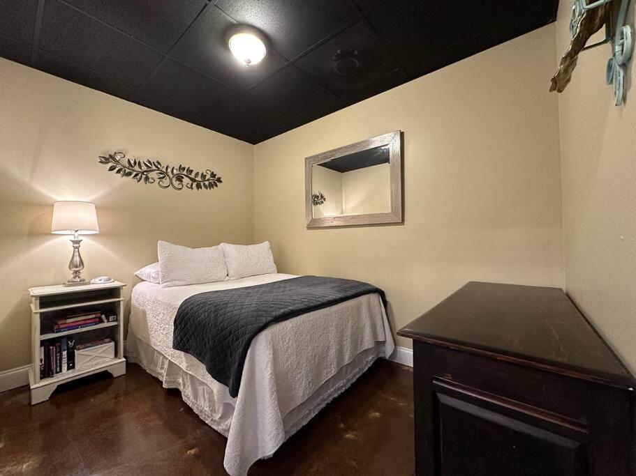 Haven At Hazel~Downtown Bungalow Demorest Exterior photo