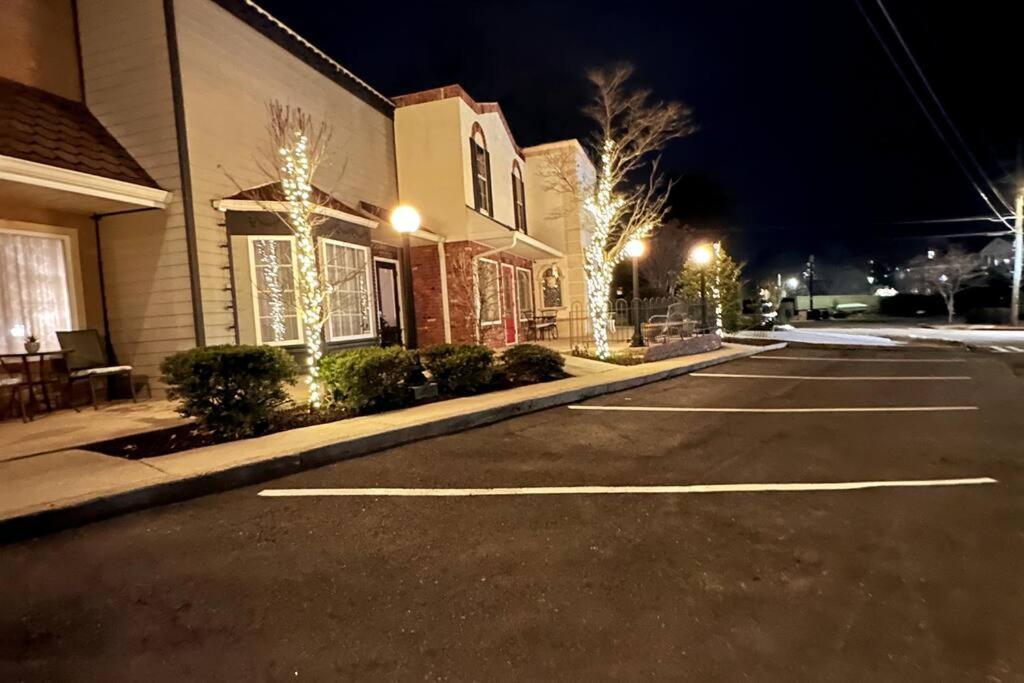 Haven At Hazel~Downtown Bungalow Demorest Exterior photo