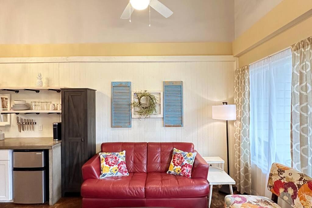 Haven At Hazel~Downtown Bungalow Demorest Exterior photo