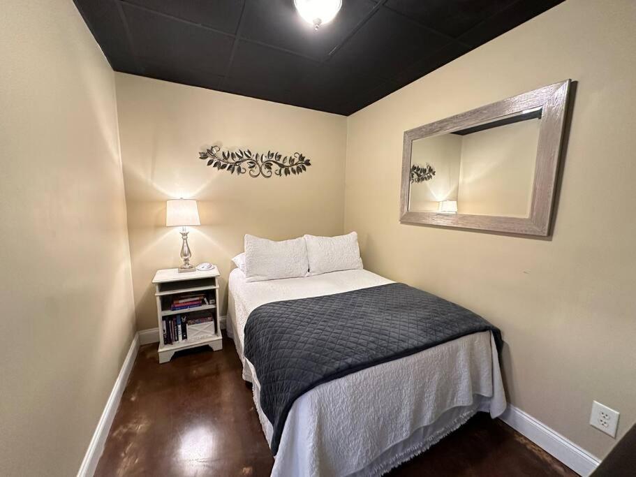 Haven At Hazel~Downtown Bungalow Demorest Exterior photo
