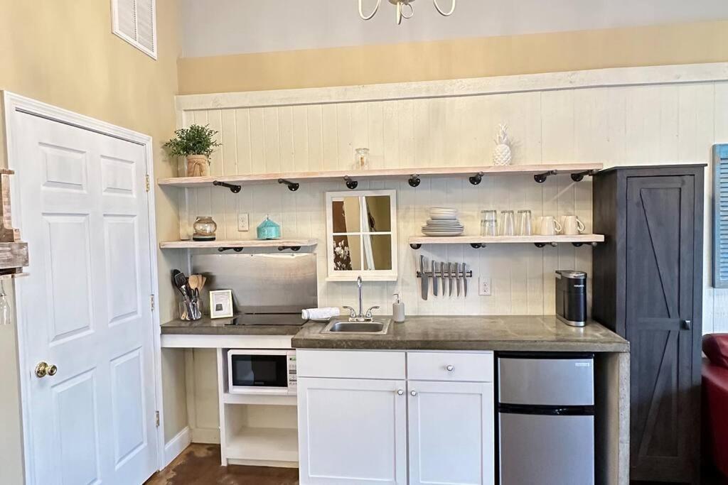 Haven At Hazel~Downtown Bungalow Demorest Exterior photo