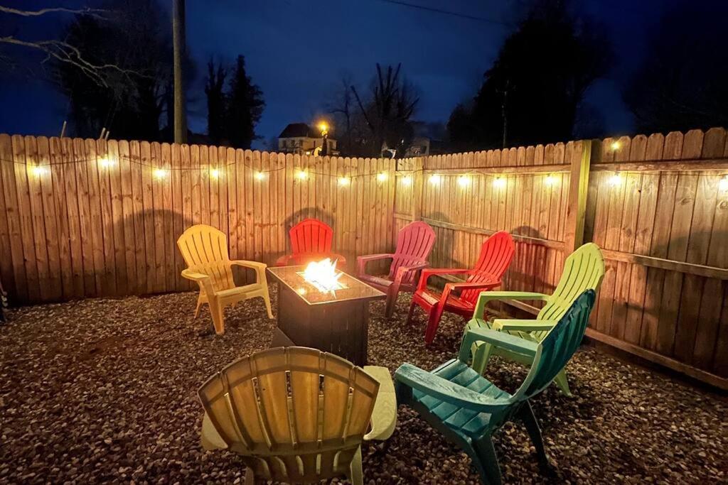 Haven At Hazel~Downtown Bungalow Demorest Exterior photo